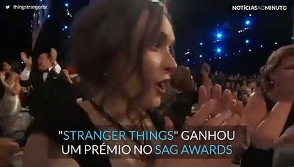 Elenco de "Stranger Things" festeja prémio no SAG Awards