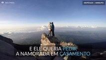 Pediu a namorada em casamento no topo de um vulcão