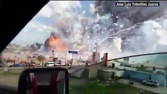 Explosão num mercado de fogo-de-artifício no México