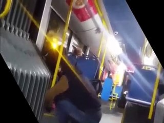 Bom samaritano oferece ténis a sem-abrigo