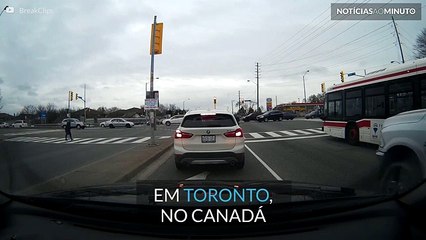 Mulher atropelada enquanto atravessa passadeira