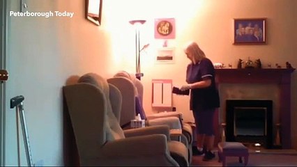 Mulher apanhada a roubar dinheiro a idoso a quem prestava cuidados