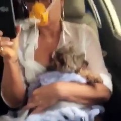 Xuxa grava aterragem de emergência de avião