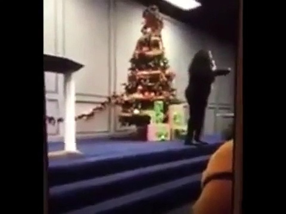 Após cometários homofóbicos, cantora fica afastada do programa de Ellen