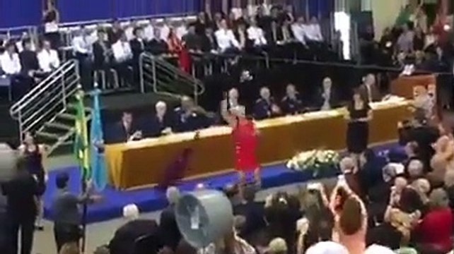 Durante anos sofreu de bullying, mas agora surpreendeu colegas