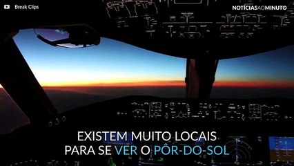 Download Video: Pôr-do-sol filmado de um avião