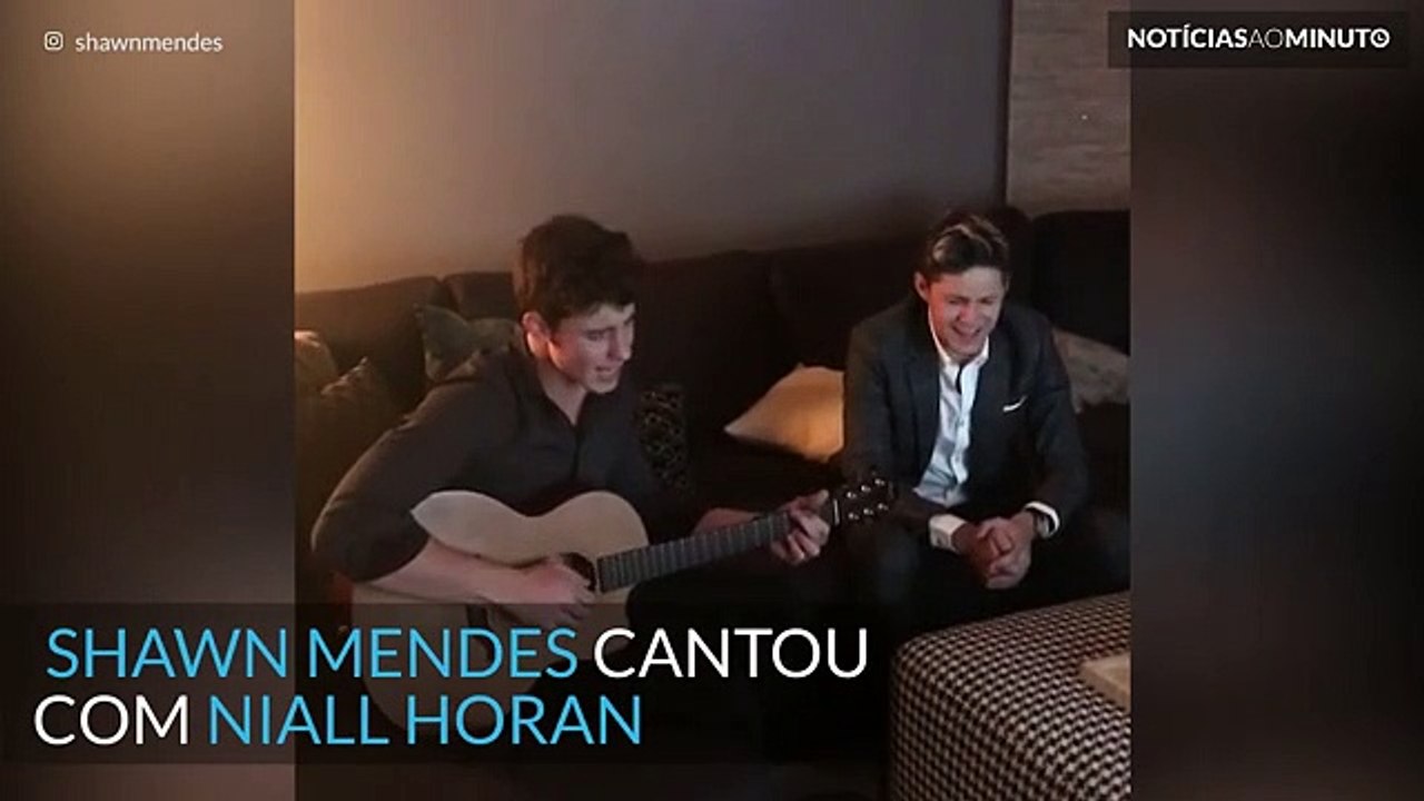 Shawn Mendes canta com Niall Horan depois do AMAs 2016