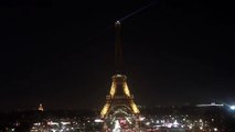Torre Eiffel às escuras em homenagem às vítimas de Alepo