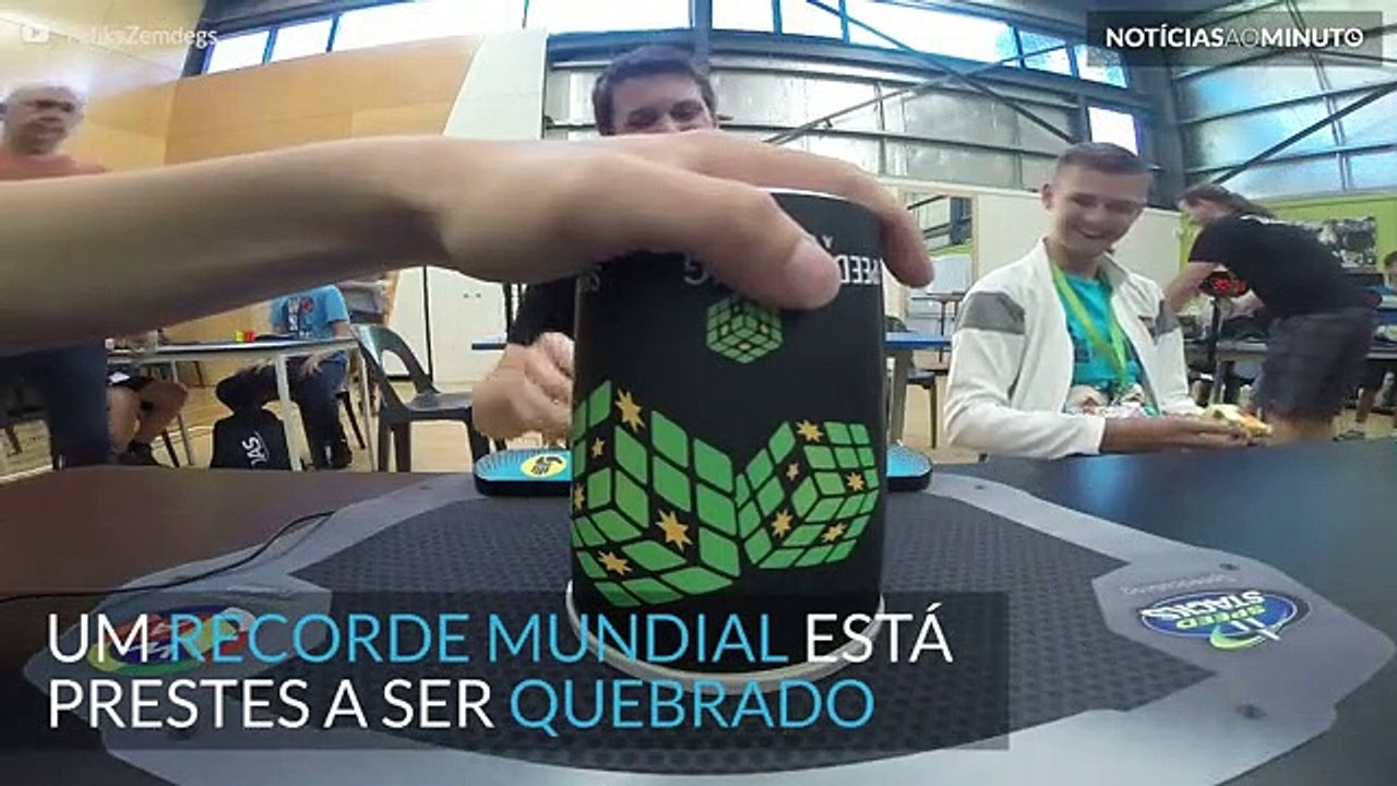 4.73 segundos para resolver um cubo de Rubik? Um novo recorde mundial!