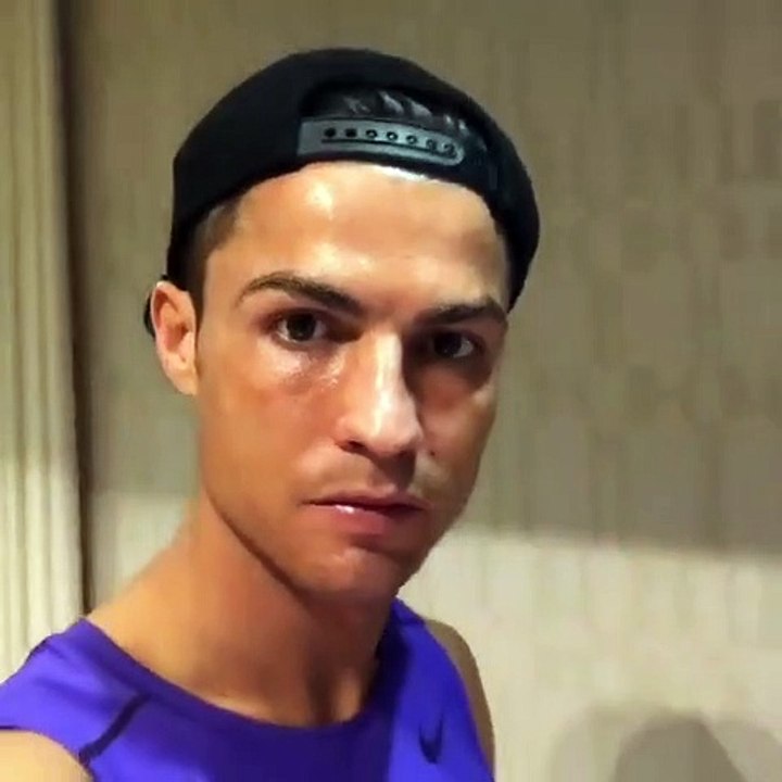 E assim relaxa Ronaldo ao lado do seu "amor"