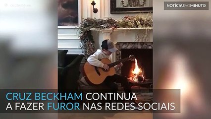Cruz Beckham partilha um vídeo a tocar guitarra