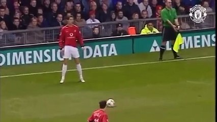 Lembra-se do primeiro golo de Ronaldo no United? Foi há 13 anos