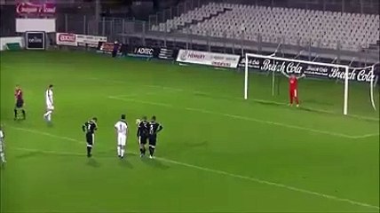 Penalti falhado da forma mais incrível possível