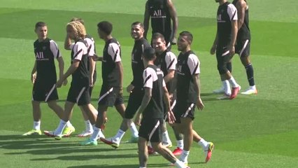 Messi links up with Neymar and Mbappe at PSG training