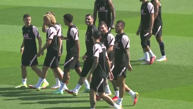 Messi links up with Neymar and Mbappe at PSG training