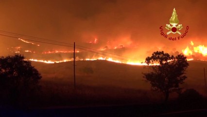 Il fuoco assedia il Sud, bruciano Calabria e Sicilia
