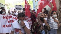 Son dakika haber: Çocukları dağa kaçırılan aileler HDP İl Başkanlığı önünde eylem yaptı