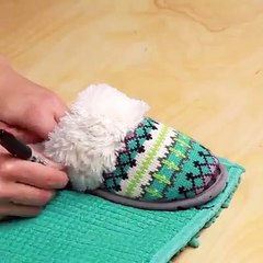 Limpar o chão com os chinelos