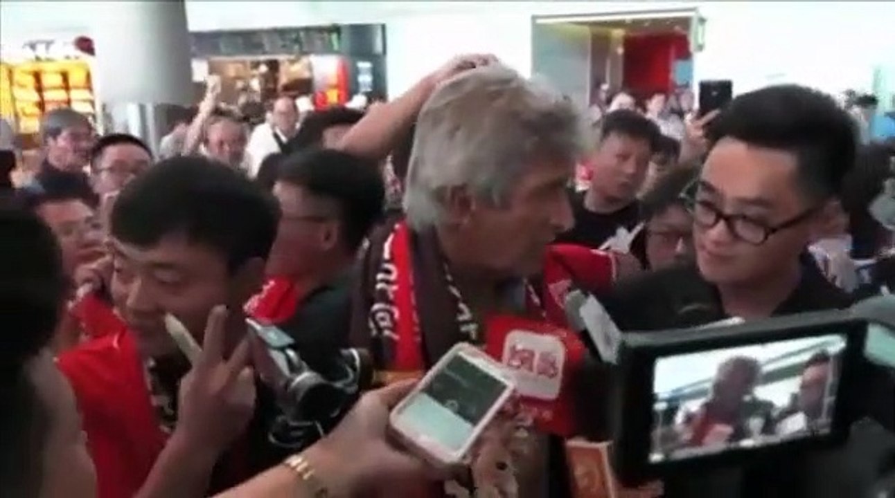 Pellegrini recebido em euforia na chegada à China