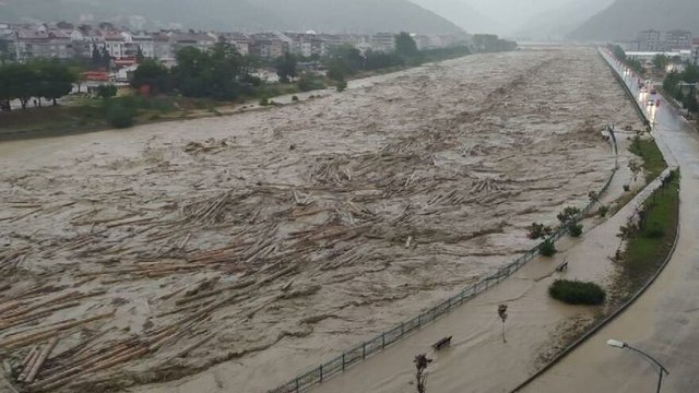 Sinop'ta sel: Ayancık Çayı taştı