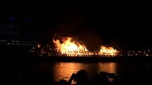 Incêndio que devastou Londres no século XVII replicado no Tamisa