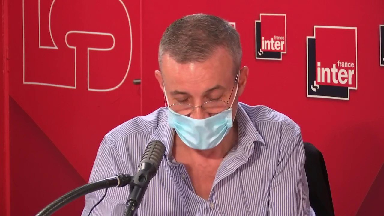Emmanuel Pierrat : "Ce contenu, c'est plusieurs milliers de feuillets. Quand Jean-Pierre Thibaudat me présente ces manuscrits, cela représente deux énormes valises. On y trouve un grand manuscrit inédit, d'environ 1000 pages, qu'on appellera "Londres"."