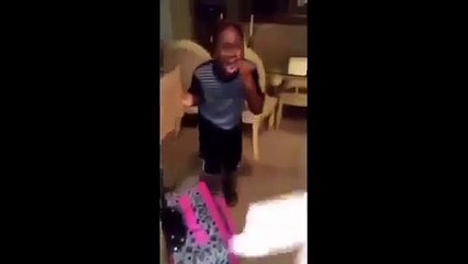 Mãe expulsa filho de casa por ter votado em Trump na escola