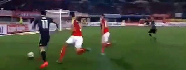 Joe Allen marca golaço