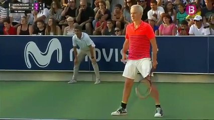 Nadal interrompe jogo para que uma mãe pudesse encontrar a sua filha