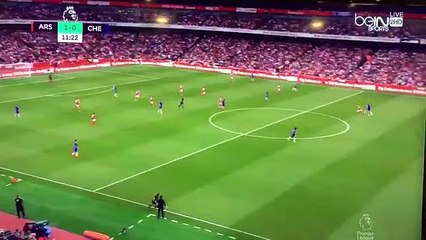 Cahill adormeceu na parada e Sánchez marcou com classe