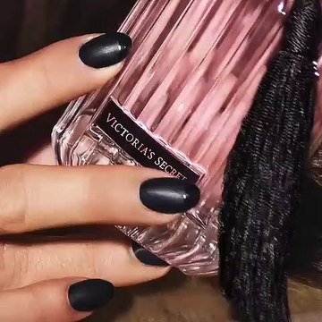 Adriana Lima deixa redes sociais em ‘chamas’