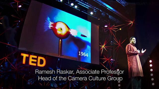 Com esta câmara conseguirá ler livros fechados