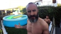 Rui Unas aceita desafio de Nelson Évora e salta para a piscina