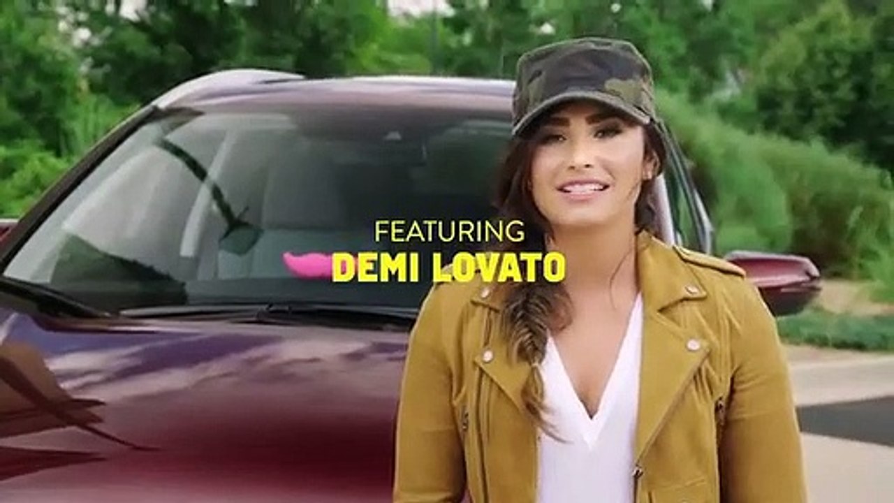 Demi Lovato surpreende fãs disfarçada de taxista