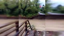Bartın'da sel suları köprüyü yıktı