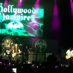 Guitarrista dos Aerosmith sente-se mal e abandona palco durante concerto