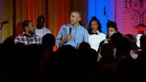 Obama canta os parabéns à filha Malia