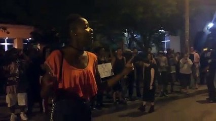 Foi detida por (literalmente) não fazer nada I