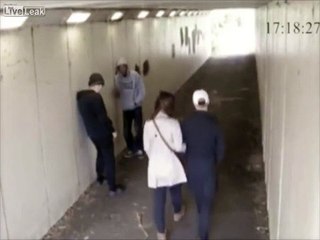 Provocaram este casal e tiveram uma resposta que não estavam à espera