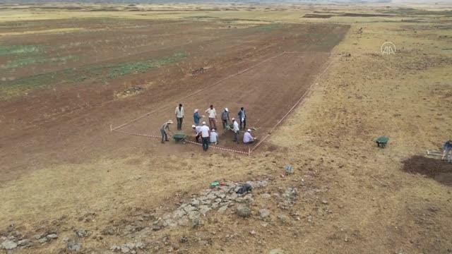 Son dakika haberleri! Malazgirt Savaşı alanının tespiti çalışmalarında ok ve mızrak uçları ile savaş aletleri bulundu