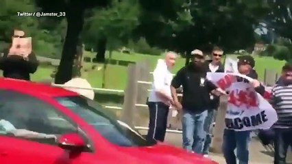 Onde de protestos contra emigrantes após Brexit