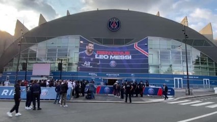 PSG taraftarları Messi'yi bekliyor
