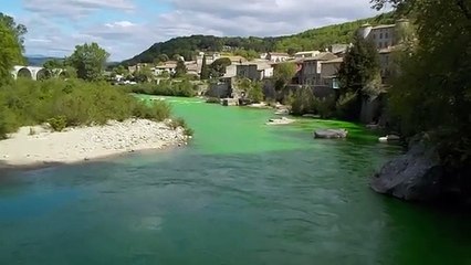 Rios de França pintados de verde