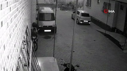 Motosikleti bırakıp benzinini çaldı