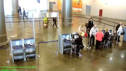 Menina de 11 anos escapou a qualquer controlo de segurança. Queria voar