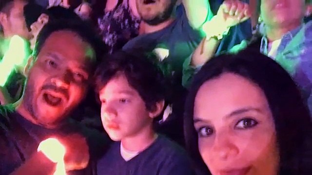 Menino autista emociona-se ao ouvir Coldplay