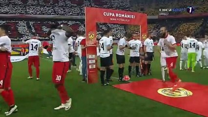 Patrick Ekeng homenageado pelo Dínamo Bucareste