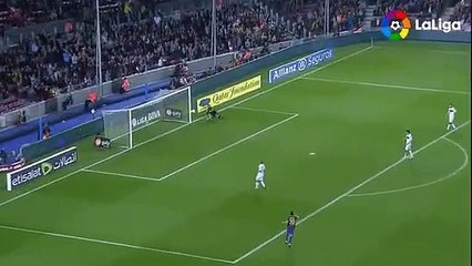 La Liga homenageia Dani Alves