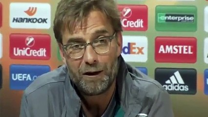Klopp perde o jogo mas não a boa disposição e até baralha tradutor