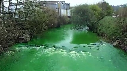 Rios de França pintados de verde